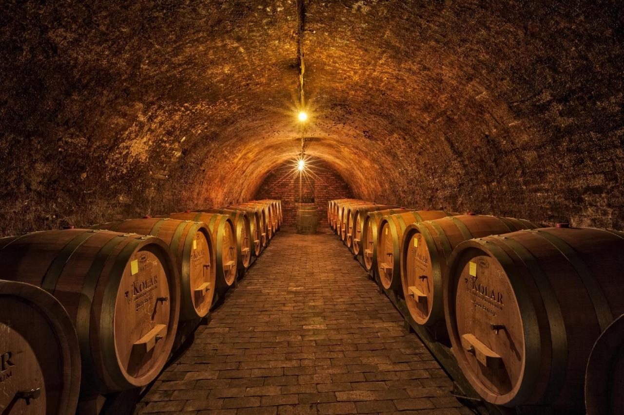Podrumi Kolar "Suza Baranje" Kneževi Vinogradi Extérieur photo