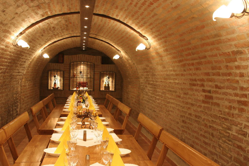 Podrumi Kolar "Suza Baranje" Kneževi Vinogradi Extérieur photo