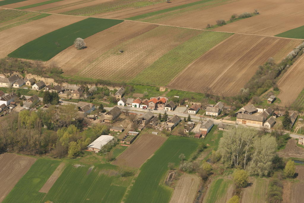 Podrumi Kolar "Suza Baranje" Kneževi Vinogradi Extérieur photo